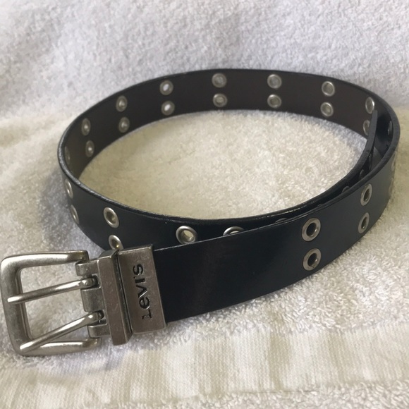 Levi's Accessories - NWOT Levi black w/ heavy silver accents,